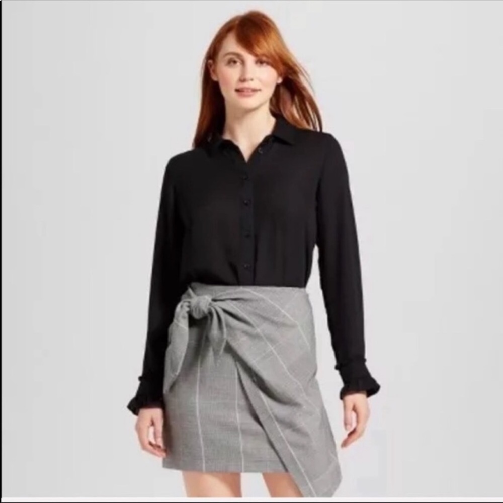 NWT Who What Wear Black Ruffle Cuff Chifon Blouse